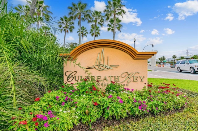 view of community / neighborhood sign