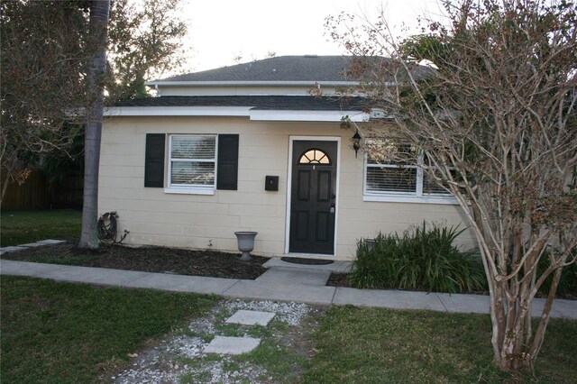 3402 W Obispo St, Tampa, FL 33629 - property entrance with a lawn