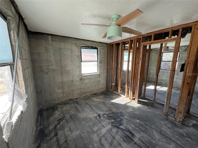 unfurnished room featuring ceiling fan