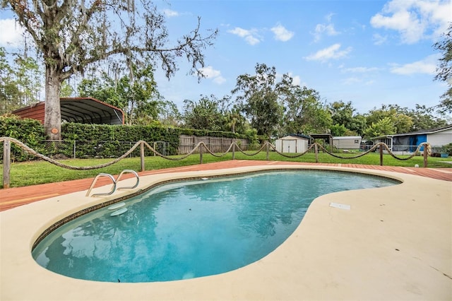 view of swimming pool