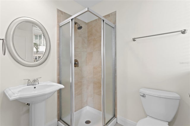 450 Knights Run Ave Unit 407, Tampa, FL 33602 - full bathroom with toilet and a shower stall