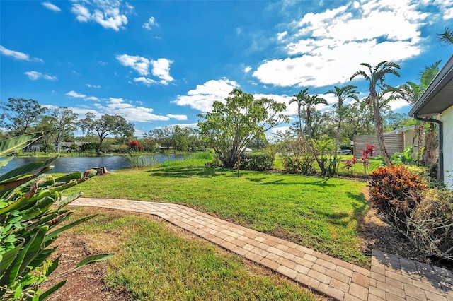 view of yard featuring a water view