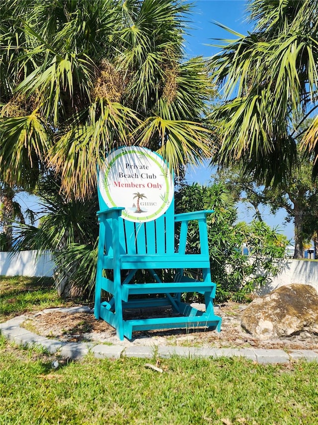 view of community / neighborhood sign