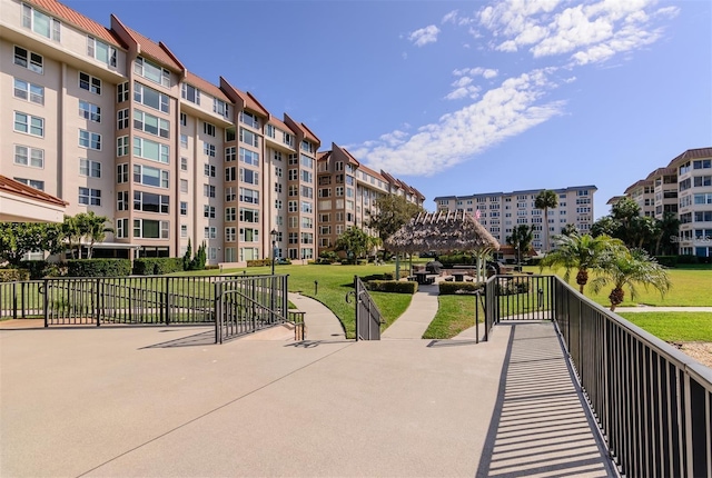 632 Edgewater Dr Unit 532, Dunedin, FL 34698 - view of home's community with a lawn