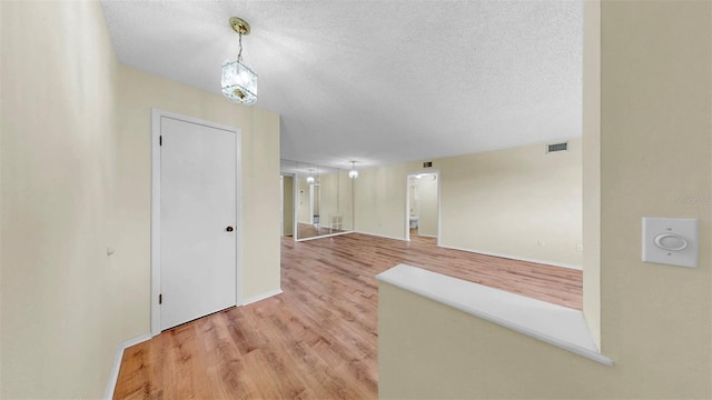 8198 Terrace Garden Dr N Unit 403, Saint Petersburg, FL 33709 - photo 2