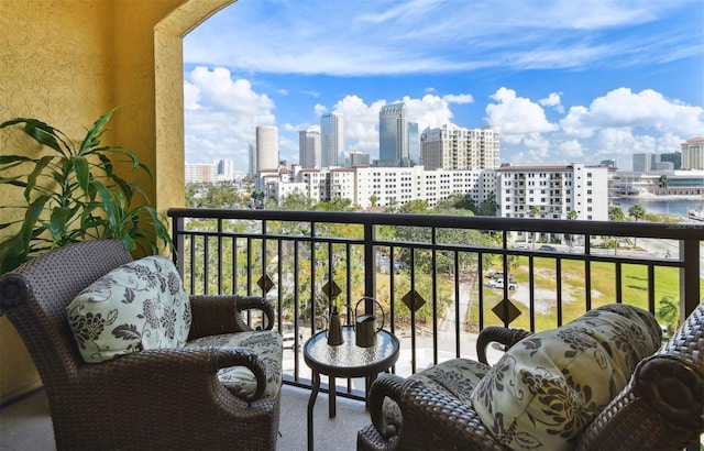 345 Bayshore Blvd Unit 808, Tampa, FL 33606 - balcony featuring a view of skyline