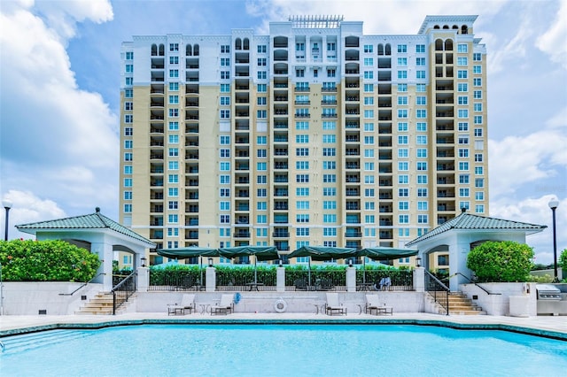 345 Bayshore Blvd Unit 808, Tampa, FL 33606 - community pool with a patio area