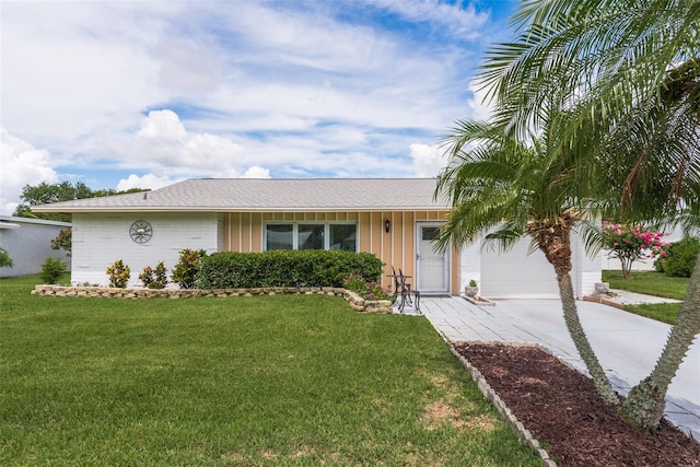 ranch-style house with a front yard