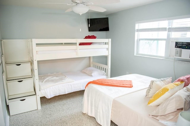 bedroom with ceiling fan