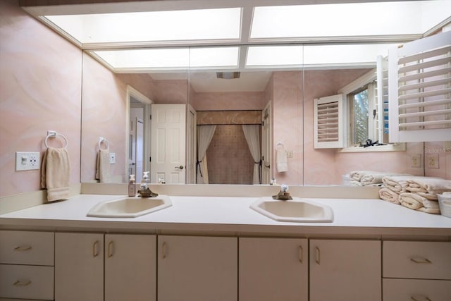 18 Winston Dr, Belleair, FL 33756 - full bath featuring double vanity