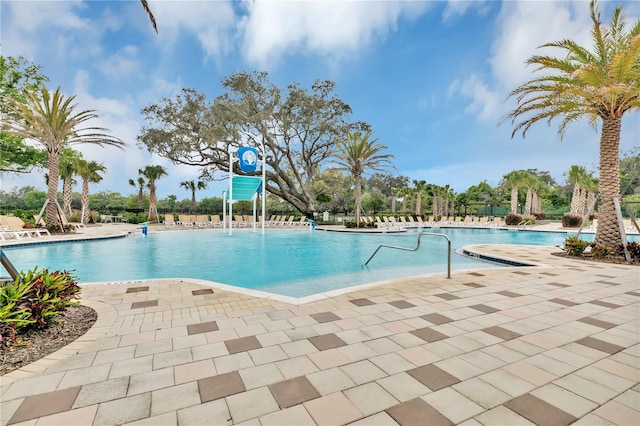 view of swimming pool featuring a patio