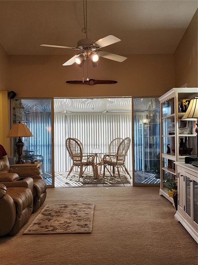 sunroom / solarium with ceiling fan