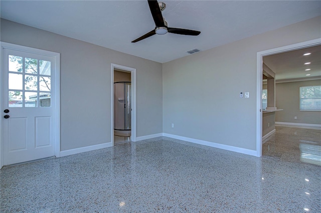 empty room with ceiling fan