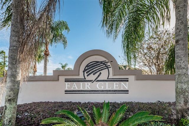 view of community / neighborhood sign