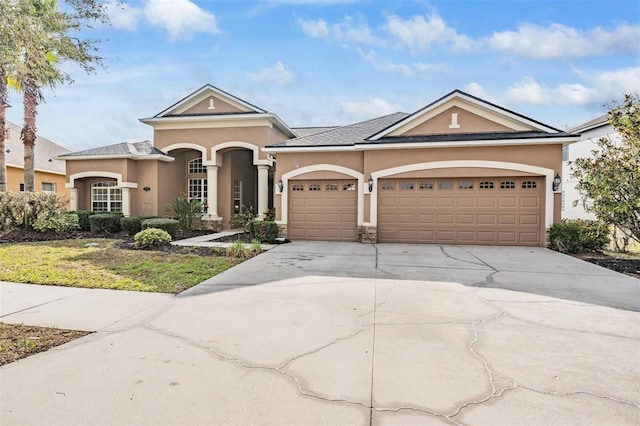 view of front facade featuring a garage