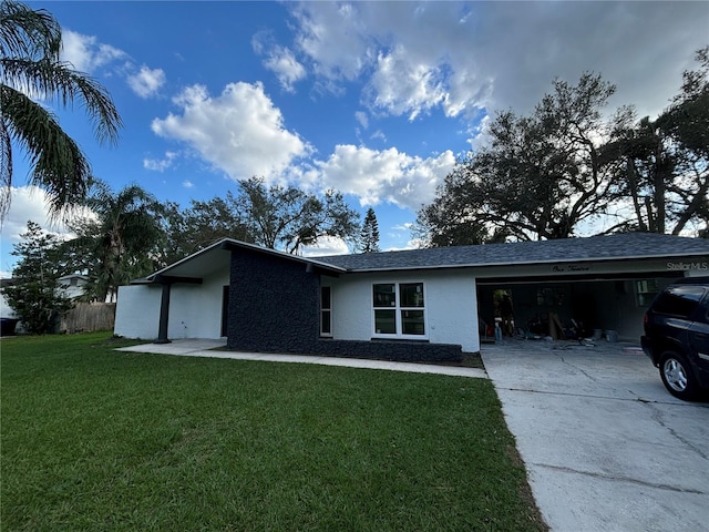 single story home with a front yard