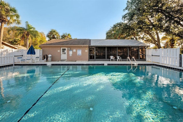 view of swimming pool