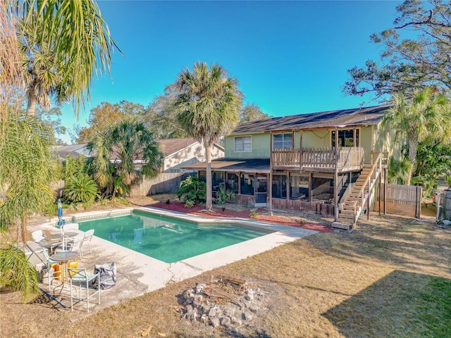 view of swimming pool featuring a patio