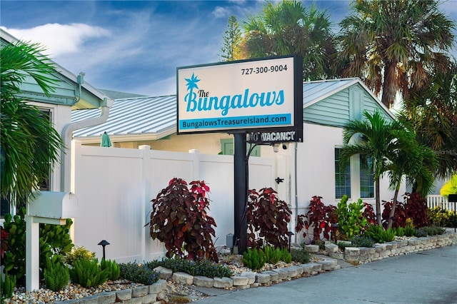 12321 Gulf Blvd, Treasure Island, FL 33706 - view of community sign