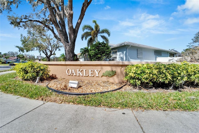 view of community / neighborhood sign