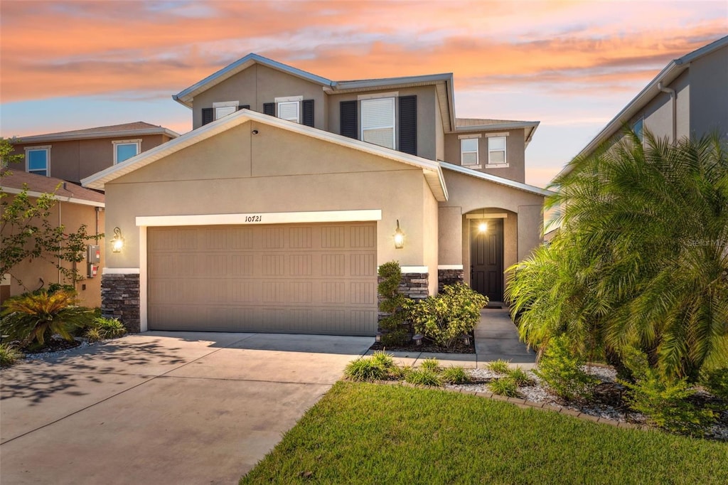 view of front facade with a garage