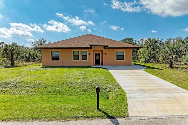 view of front of house with a front yard