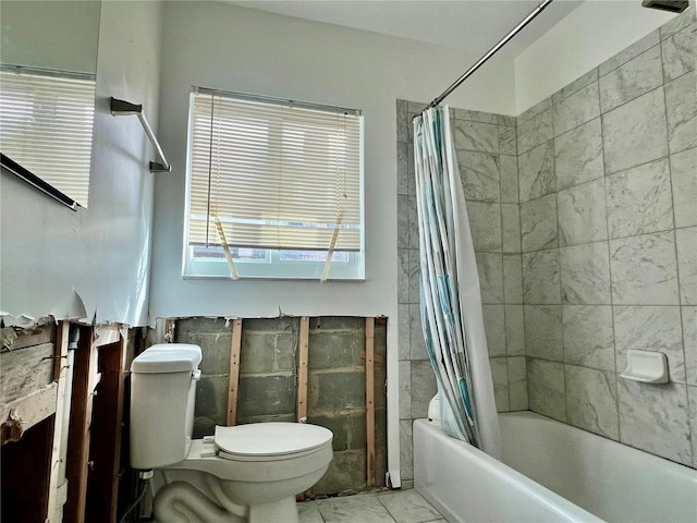 3505 Casablanca Ave, St Pete Beach, FL 33706 - full bath featuring toilet and shower / bath combination with curtain