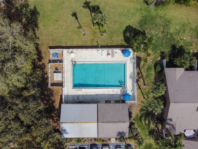 1687 Starling Dr, Tarpon Springs, FL 34689 - aerial view of a pool area