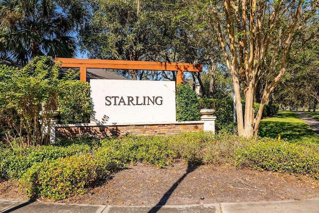 view of community / neighborhood sign