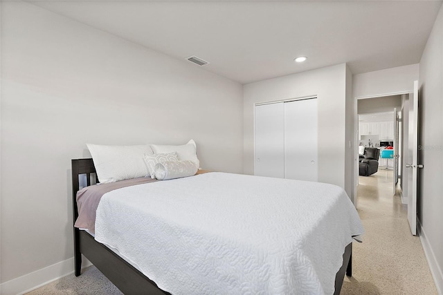 bedroom with a closet