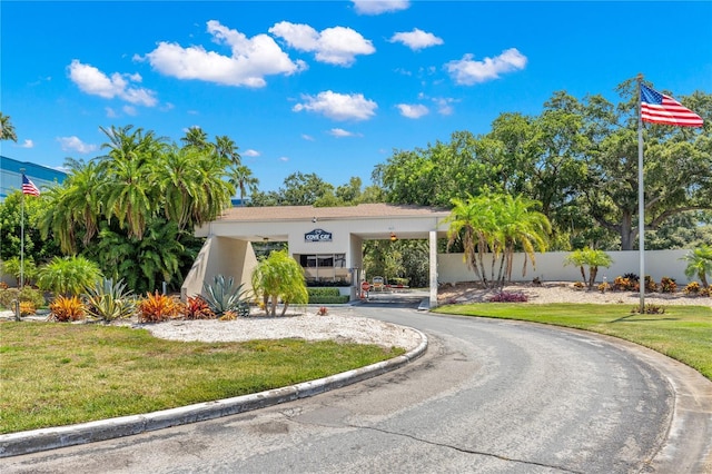 view of front of home with a front lawn