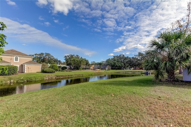 view of yard featuring a water view