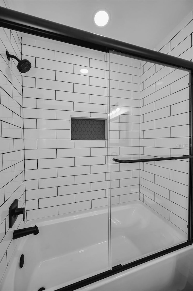 2292 Austrian Ln Unit 34, Clearwater, FL 33763 - full bath with bath / shower combo with glass door