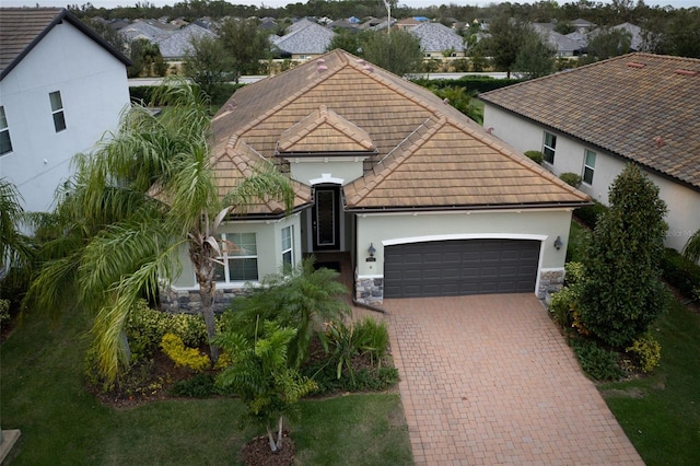 view of front facade with a garage