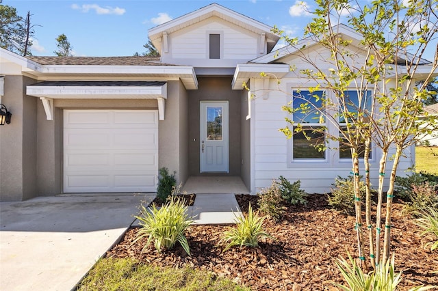 view of front facade with a garage