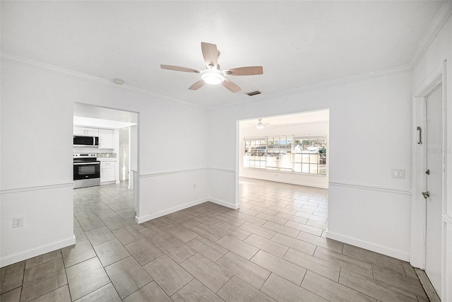 empty room with crown molding and ceiling fan