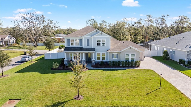 view of front of property featuring a front yard