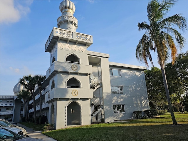 view of building exterior