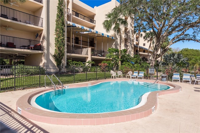 206 Tarpon Pt, Tarpon Springs, FL 34689 - view of community pool