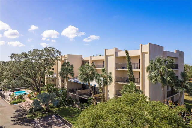 206 Tarpon Pt, Tarpon Springs, FL 34689 - view of apartment building / complex