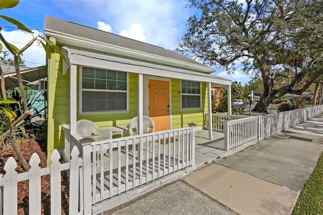 view of front of house featuring covered porch