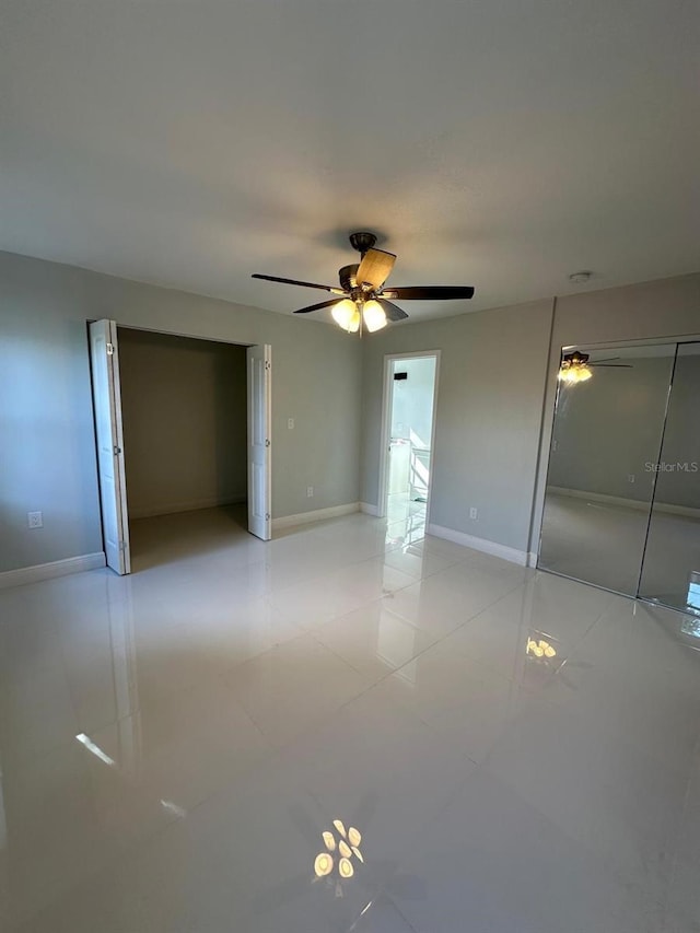 empty room featuring light tile patterned floors