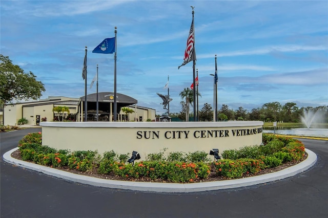 view of community / neighborhood sign