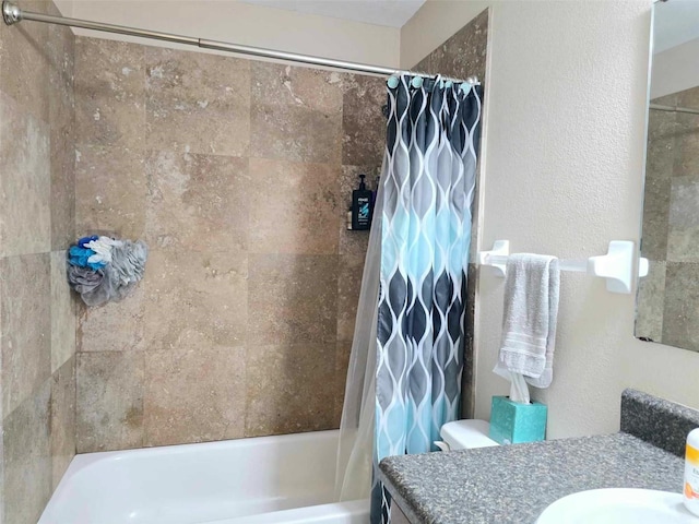 2302 Maki Rd Unit 5, Plant City, FL 33563 - bathroom featuring vanity, shower / tub combo with curtain, and toilet