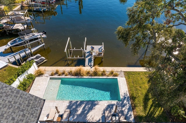 bird's eye view with a water view