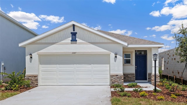 view of front facade featuring a garage