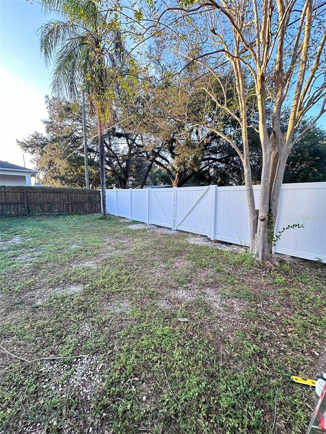 8218 N 18th St, Tampa, FL 33604 - photo 5