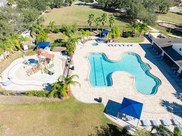 view of swimming pool