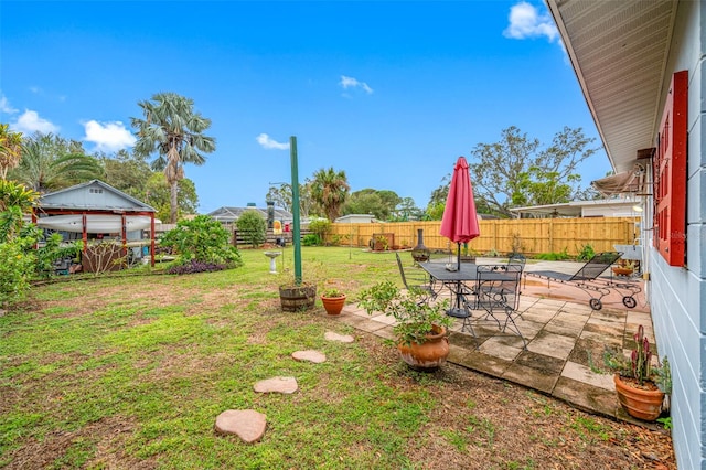 view of yard with a patio area