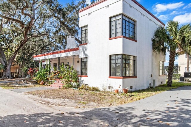 30 Kings Bay Dr, Crystal River, FL 34429 - view of side of home featuring crawl space